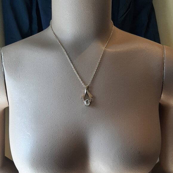 VINTAGE Elegant Gold Pendant Necklace with an Oval-Cut Clear Crystal - Picture 6 of 8